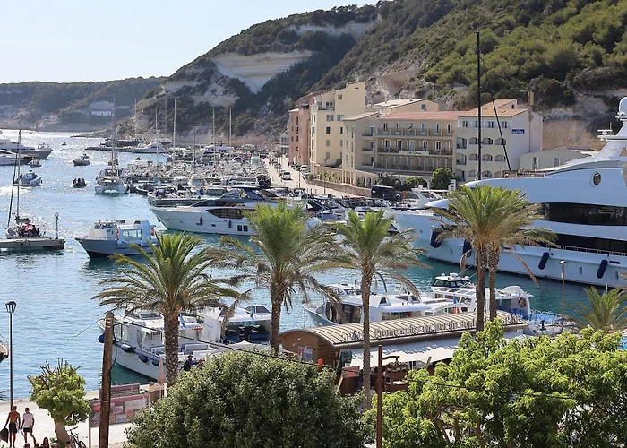 Appartement Le Nathalia - T3 4 étoiles, Vue Port De