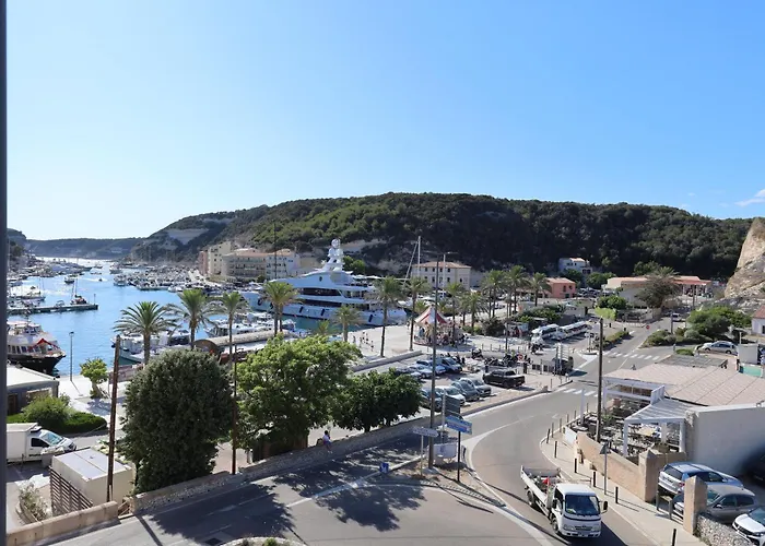 Appartement Le Nathalia - T3 4 étoiles, Vue Port De Bonifacio (Corsica)