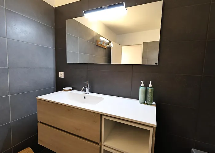 Appartement Le Nathalia - T3 4 étoiles, Vue Port De *